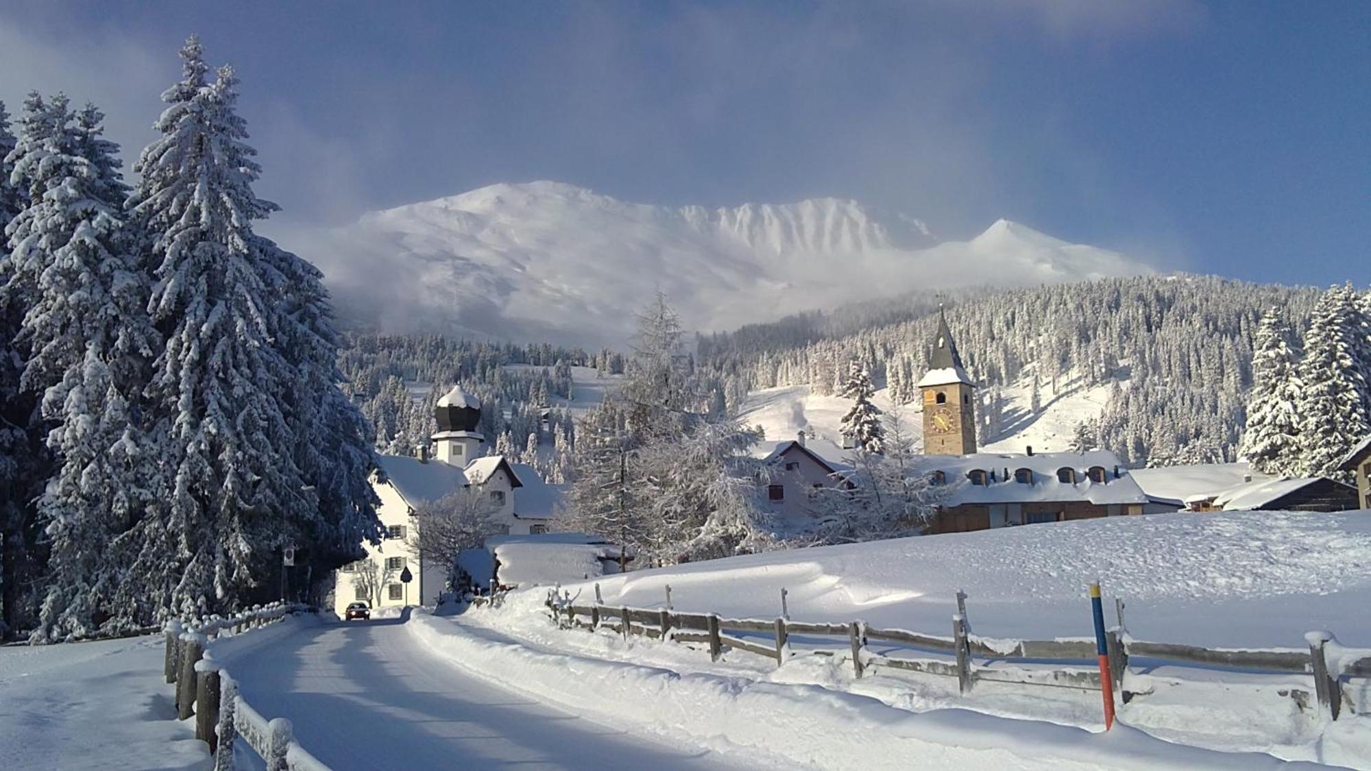 Hotel Alpina Парпан Екстериор снимка