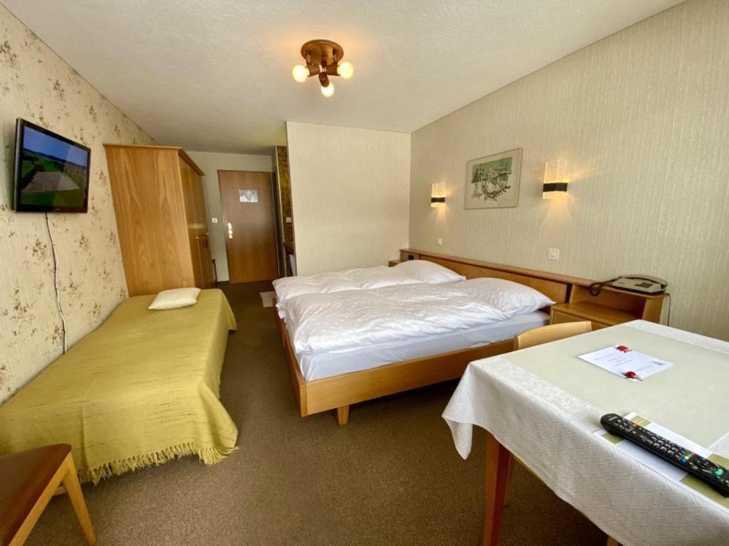 Hotel Alpina Парпан Екстериор снимка
