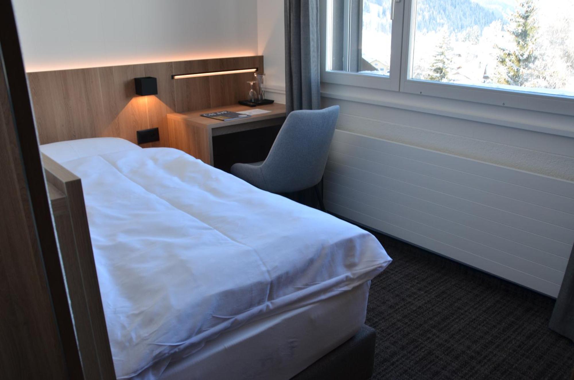 Hotel Alpina Парпан Екстериор снимка