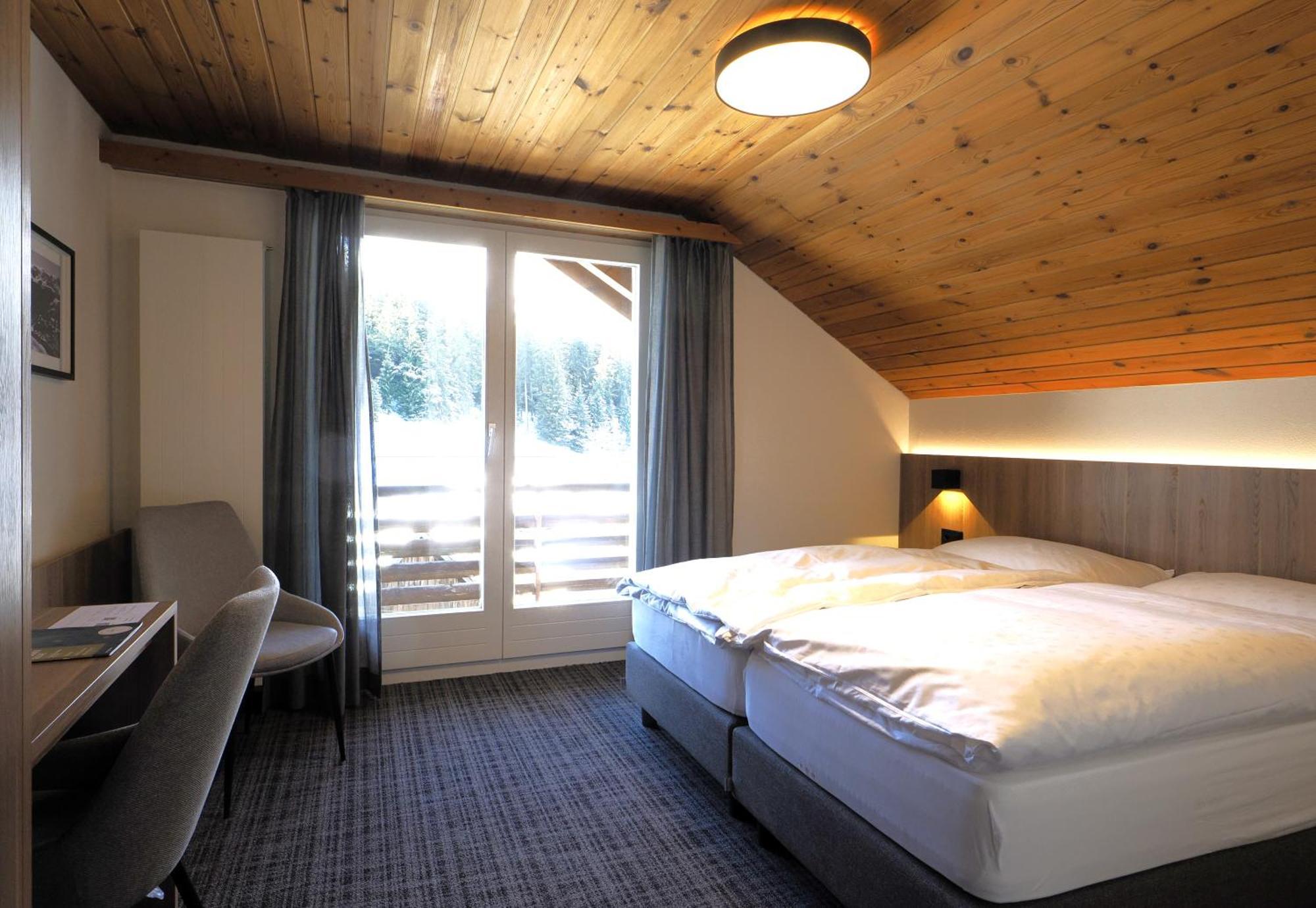 Hotel Alpina Парпан Екстериор снимка