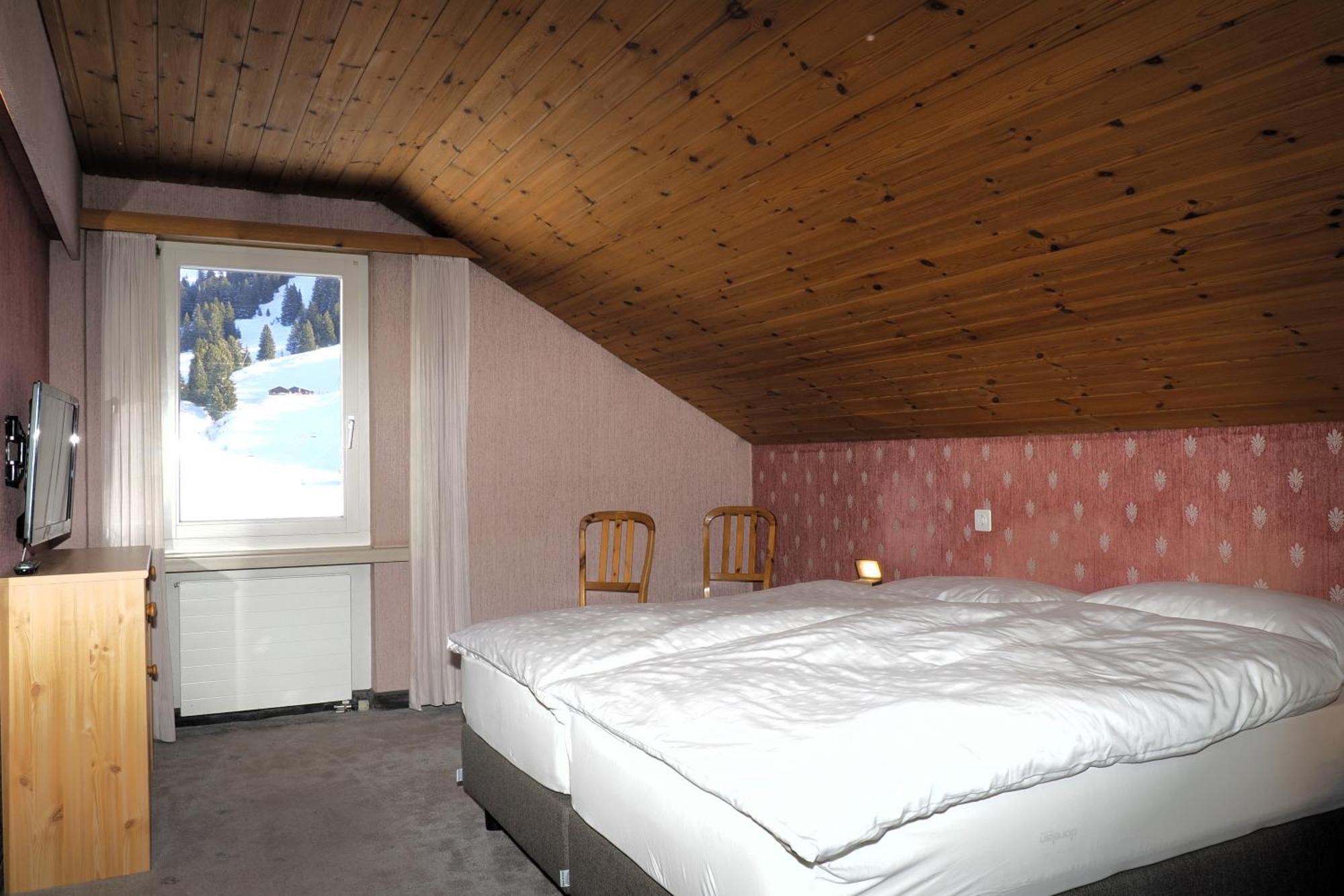 Hotel Alpina Парпан Екстериор снимка